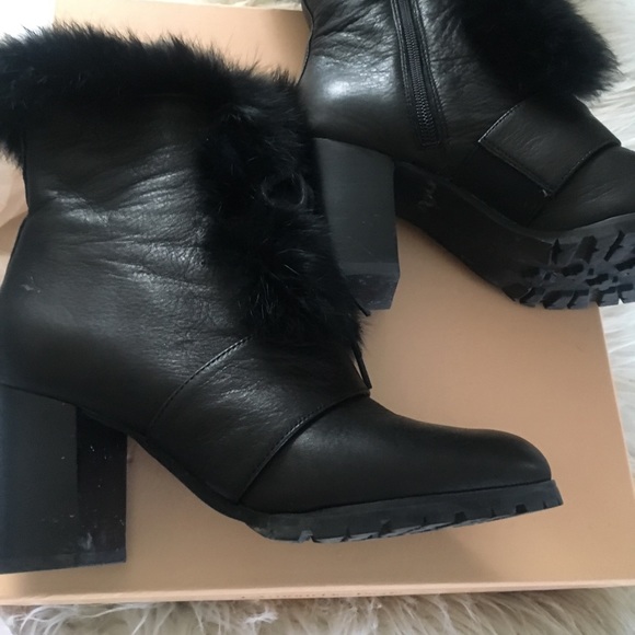 Black booties with fur trim - Picture 2 of 4